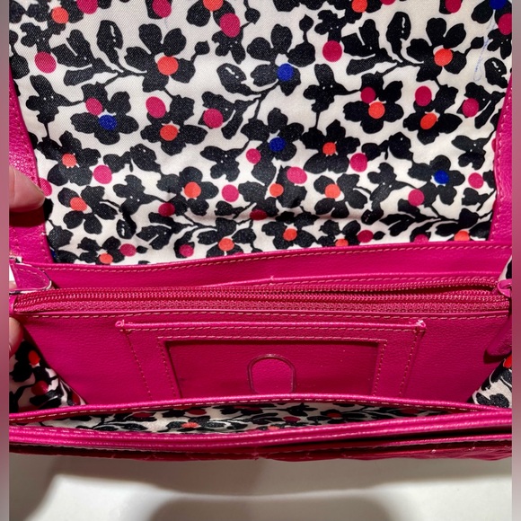 VERA BRADLEY Vintage Hot pink, faux leather trim wallet - Picture 4 of 5